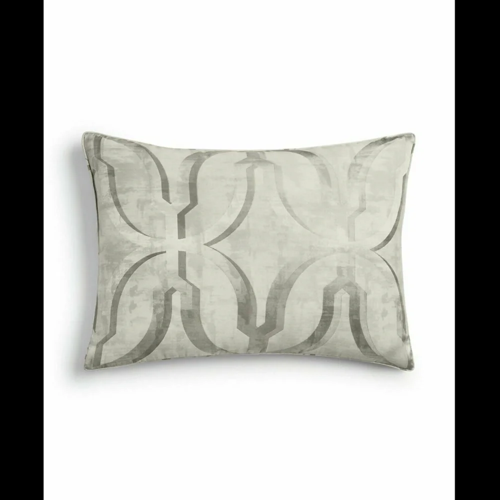 NIB [ 1 Standard ] Pillow‎ Sham for Hotel Collection Primativa